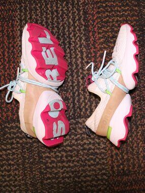 👟 Sorel Kinetic Impact Lace-Up Sneakers – Women’s Size 7 👟